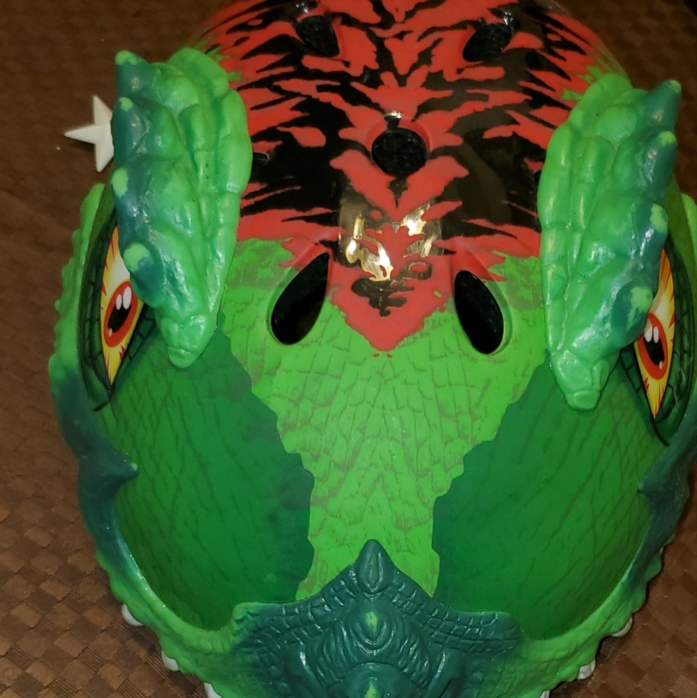 Unisex dinosaur helmet